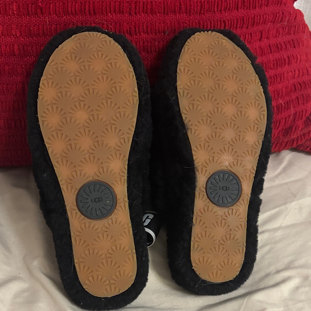Ugg Slippers - image 4